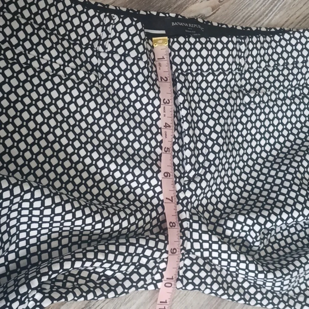 Banana Republic Sloan Fit  Black & White Geo Dot Cropped Pants - Picture 12 of 13